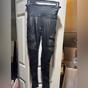 SPANX Shiny Black Ribbed Leggings